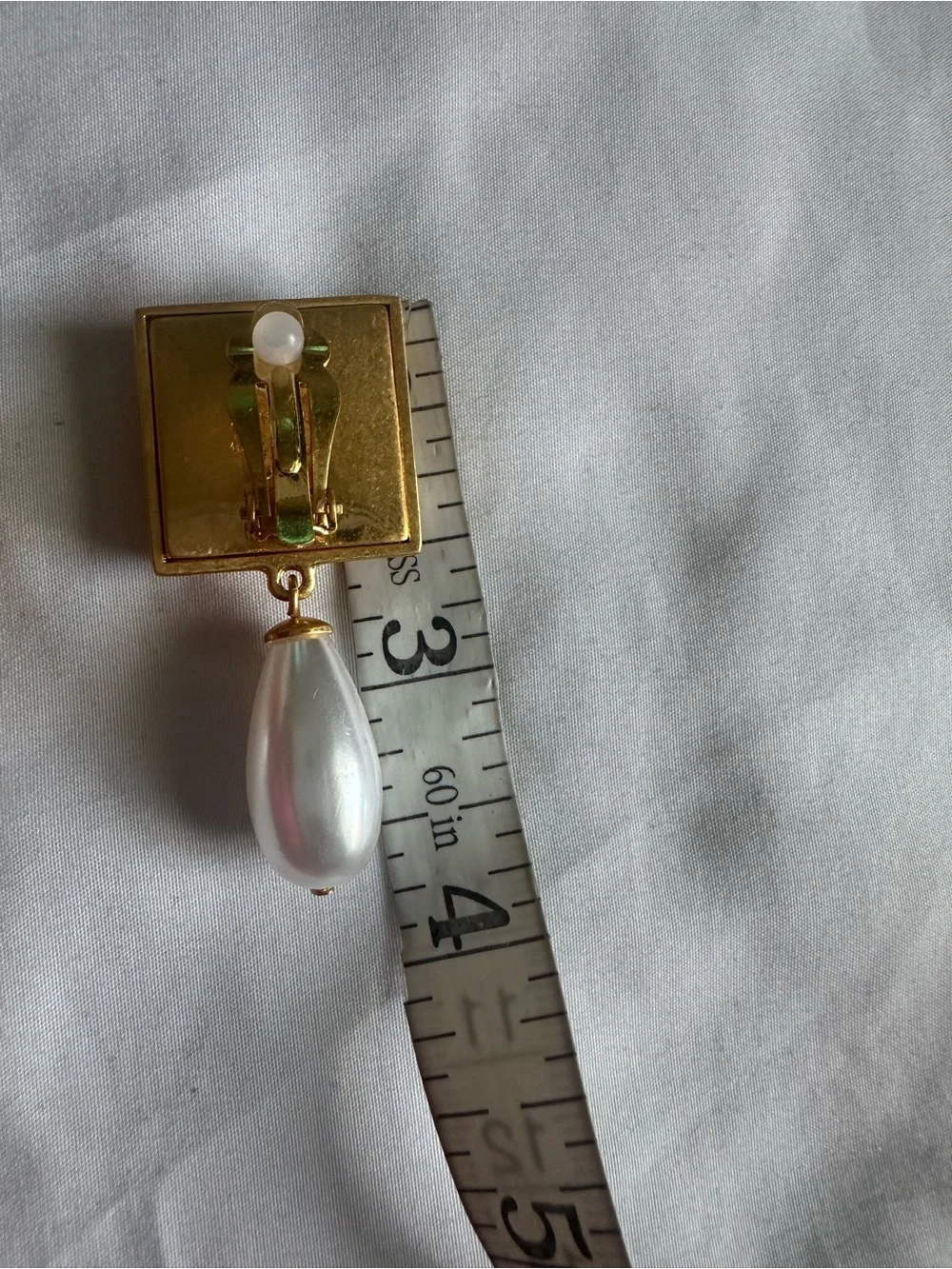 CHANEL earrings gold